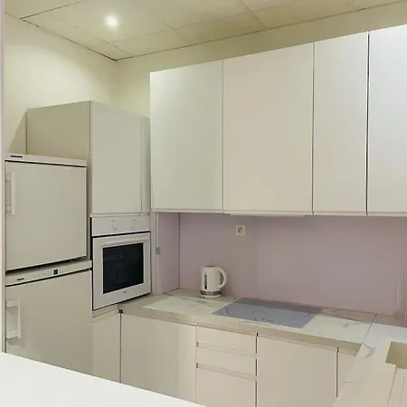 50m2 Private In Center Apartment *